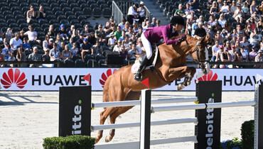 Luciana Diniz and Fit For Fun win Saturday's Deloitte Prize in Rotterdam