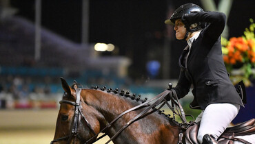 Bond records brilliant Longines FEI World Cup victory in Del Mar