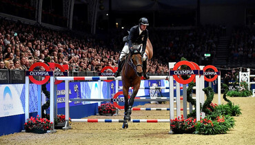 Darragh Kenny and Important de Muze win The Santa Stakes at Olympia