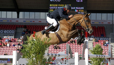 France in the lead after day one