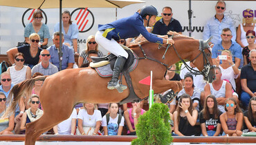 Roberto Turchetto wins the CSI3*-W Grand Prix in Budapest