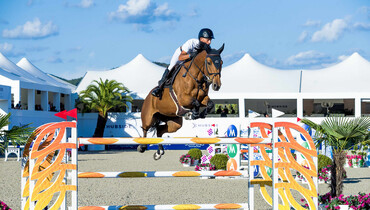 Pius Schwizer opens with a win at Hubside Jumping Fall Tour