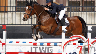 Kristen VanderVeen and Bull Run’s Almighty best the $37,000 EquiSafe Global Power & Speed Stake CSI4*