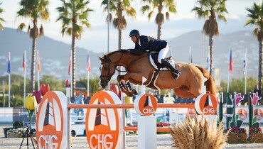 Edwin Smits and Farezzo take the top honours in the CSI2* 1.45m Grand Prix presented by CHG at the Autumn MET