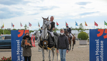 Sunday's CSI2* Grand Prix winners