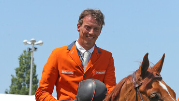 Harrie Smolders out with broken rib