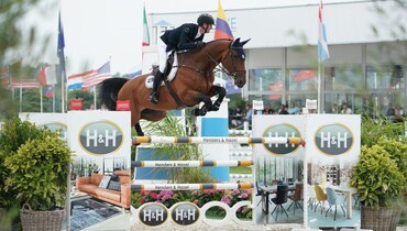 Michael Hughes seizes the win in the Henders & Hazel CSI3* Grand Prix at Knokke Hippique