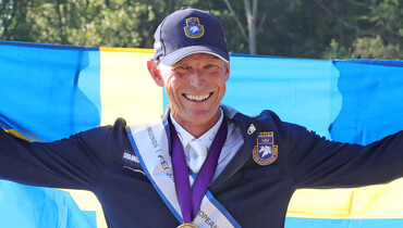 Peden Bloodstock FEI Best Athlete Award to Peder Fredricson at the FEI Awards 2021
