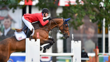 McLain Ward and HH Azur win the Tourmaline Oil Cup at the Spruce Meadows 'Masters'