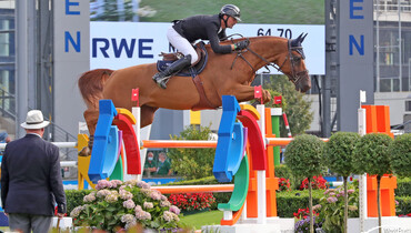 Nicolas Delmotte and Urvoso du Roch win the RWE Prize of North Rhine-Westphalia at CHIO Aachen
