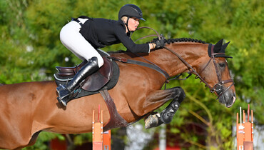 Balou’s Fly High and Isabella Russekoff risk it all to win the CSI2* Grand Prix at the Autumn MET II 2021