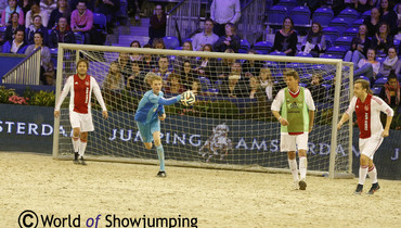 Jumping Amsterdam in images