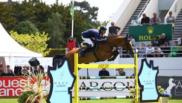 Daniel Deusser and Kiana van het Herdershof win the Prix FFE at CSIO5* Jumping International La Baule