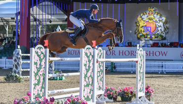 Daniel Deusser wins Friday's feature class at Royal Windsor Horse Show
