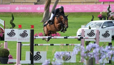 Nicolas Delmotte opens Jumping International de Dinard with a home win