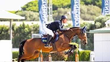 Icoon VDL to Cian O’Connor