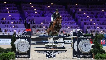Julien Epaillard's winning streak continues in the CSI5*-W Longines Grand Prix of Lyon