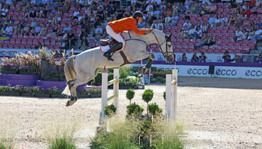 Jur Vrieling's Long John Silver 3 included in the Dutch Olympic Horse Foundation