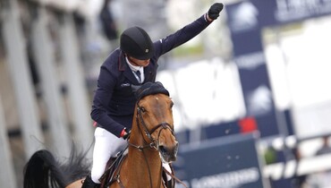 Harrie Smolders to the top in the Longines Global Champions Tour in Shanghai