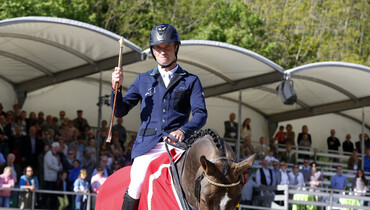 Denis Lynch and Abbervail van het Dingeshof take the Golden Whip in Nörten-Hardenberg