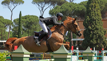 Epaillard untouchable at Piazza di Siena