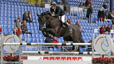 Constant van Paesschen wins the opening class in Rotterdam