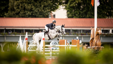 Shane Sweetnam’s Out of the Blue SCF to Katie Dinan