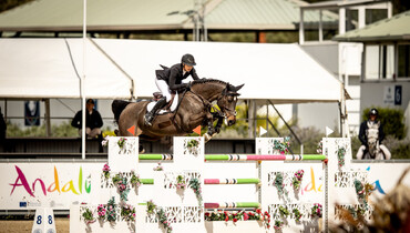 Ellen Whitaker and Korlenski win the CSI4* 1.50m Ashford Trophy at the Andalucía Sunshine Tour