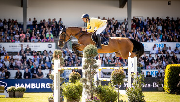 Yuri Mansur and Miss Blue-Saint Blue Farm best in the CSI5* 1.60m Longines Grand Prix of Hamburg