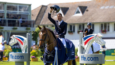 Simon Delestre and Olga van de Kruishoeve take a popular home win in Thursday's CSIO5* 1.50m Prix FFE in La Baule