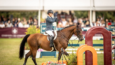 Luciana Lossio and Lady Louise Jmen win the CSI4* 1.55m Grand Prix Ville de Chantilly