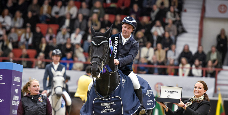 Robert Whitaker and Vermento win the CSI5*-W 1.60m Longines FEI Jumping World Cup™ in Helsinki