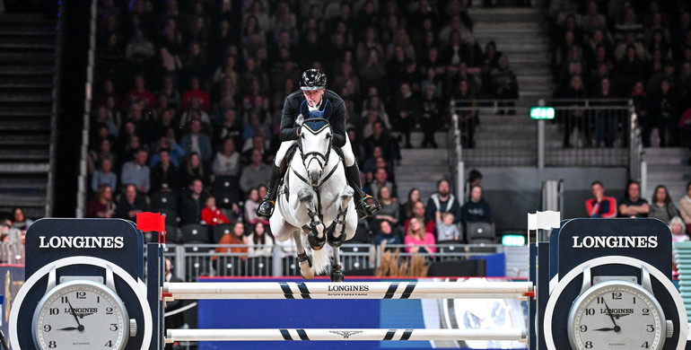 Coyle and Incredible unbeatable in The Longines Christmas Cracker in London