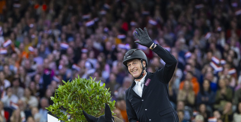Home win for Marc Houtzager and Sterrehof's Dante in the Longines FEI Jumping World Cup™ of Amsterdam