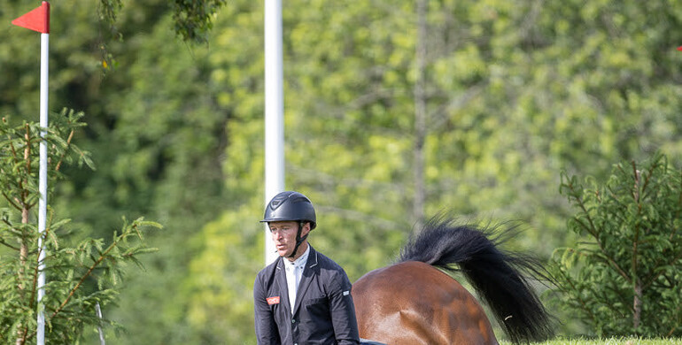William Whitaker claims second Derby title after clash of former champions