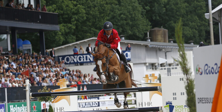 Kent Farrington holds on to the top of the world ranking