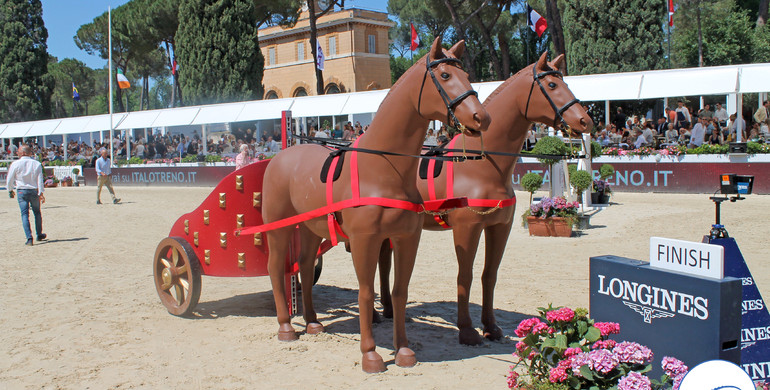 Postcard from Piazza di Siena