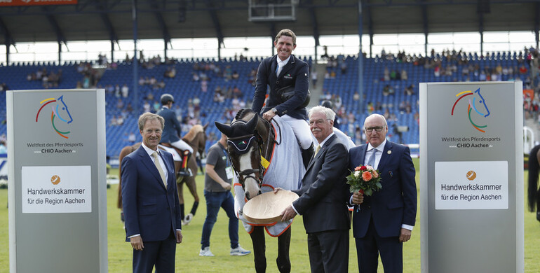 Darragh Kenny opens Wednesday with a win in Aachen