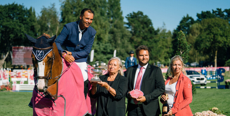 First French national anthem in Dinard as Cédric Angot wins