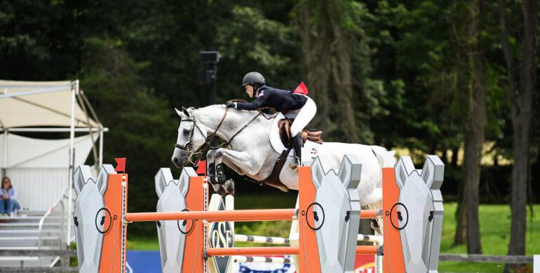 USET Foundation awards Maxine Beard Trophy to Daisy Farish at 2018 Adequan/FEI North American Youth Championships