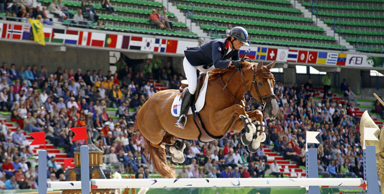Flora de Mariposa out with injury
