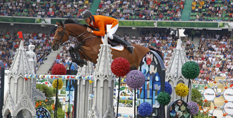 Jeroen Dubbeldam awarded as 'Reem Acra FEI Best Athlete 2014'