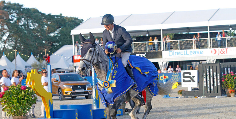 Rob Heiligers and Cassius Clay VDV Z fly to the win in the Sires of the World 2019