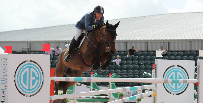 Richard Fellers goes east to open WEF week 6 with a win