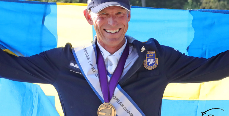 Peden Bloodstock FEI Best Athlete Award to Peder Fredricson at the FEI Awards 2021