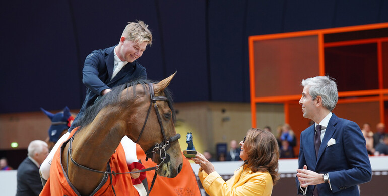 Harry Charles and Stardust on top in Prix du 24 Faubourg at Saut Hermès 2022