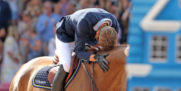 Henrik von Eckermann continues to top the Longines Ranking