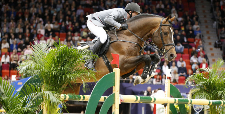 Alexander Onischenko buys Giljandro Van Den Bosrand