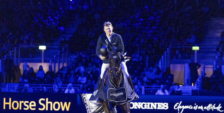 Max Kühner and EIC Cooley Jump The Q take the top honours in the CSI5*-W 1.55m Longines Christmas Cracker in London