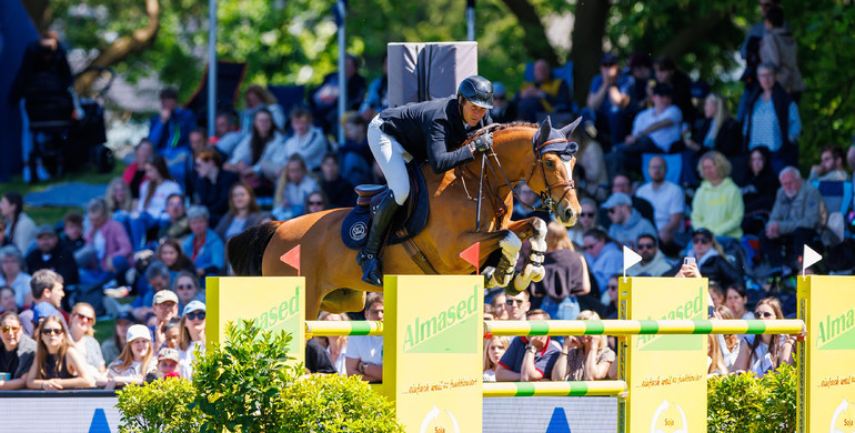 David Will and Zaccorado Blue win the CSI5* 1.50m '25 Jahre Derby mit En Garde' Preis in Hamburg
